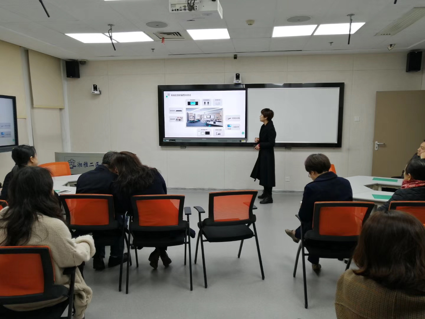 中南大學(xué)湘雅附二智慧教室建設(shè)(圖2)