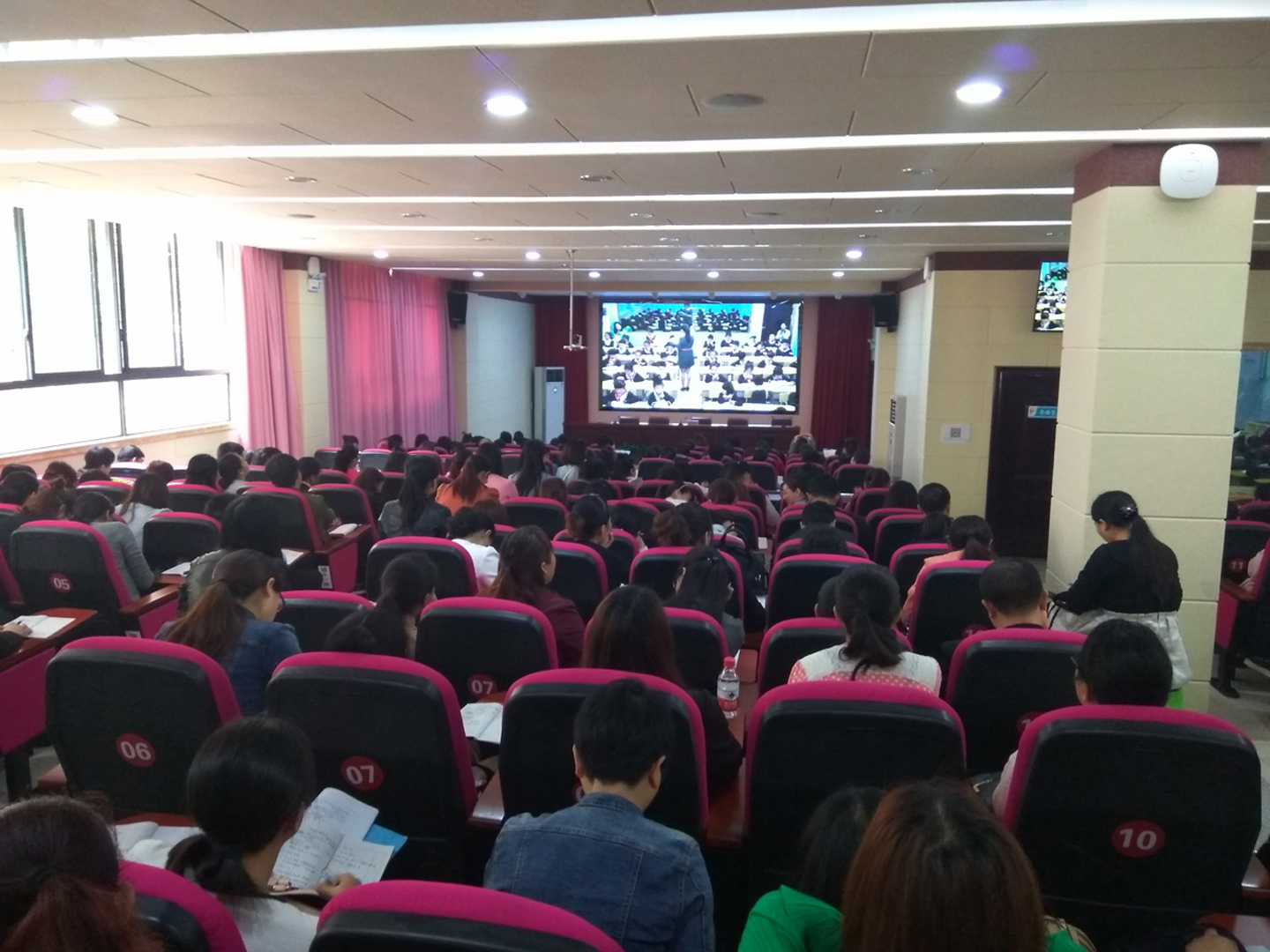 郴州四十一完小精品錄播教室及多功能報(bào)告廳建設(shè)(圖4)